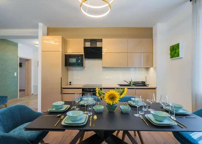 Aurea * שיופוק