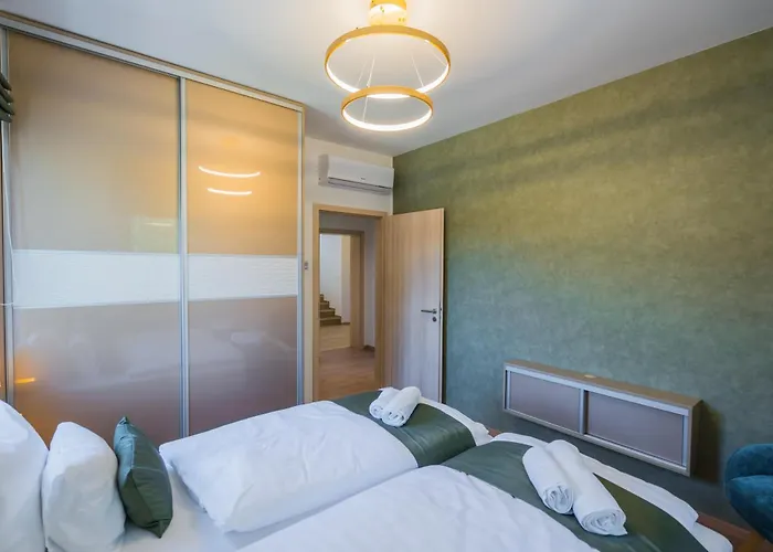 דירה Aurea שיופוק